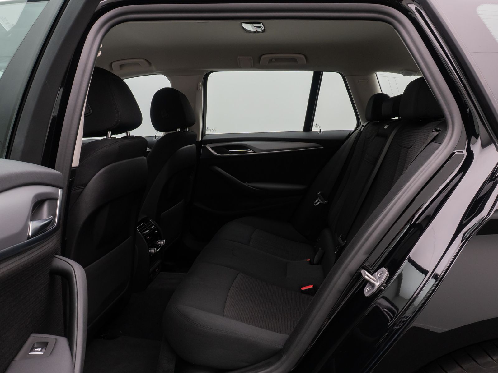 Fahrzeugabbildung BMW 520e GeschwindigReg DAB Kamera CockpitPro Alarm