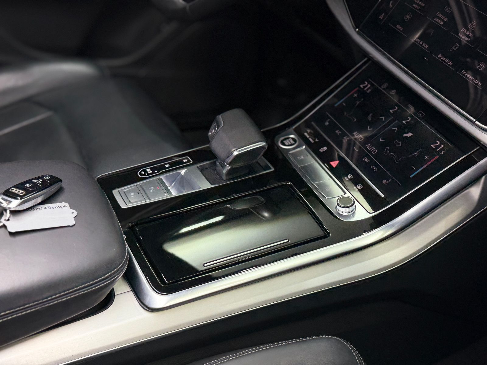 Fahrzeugabbildung Audi Q7 45 TDI quattro S line|PANO|KAMERA