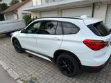 BMW X1 sDrive20i Sport Line Steptronic DCT  - BMW X1: Sdrive20d