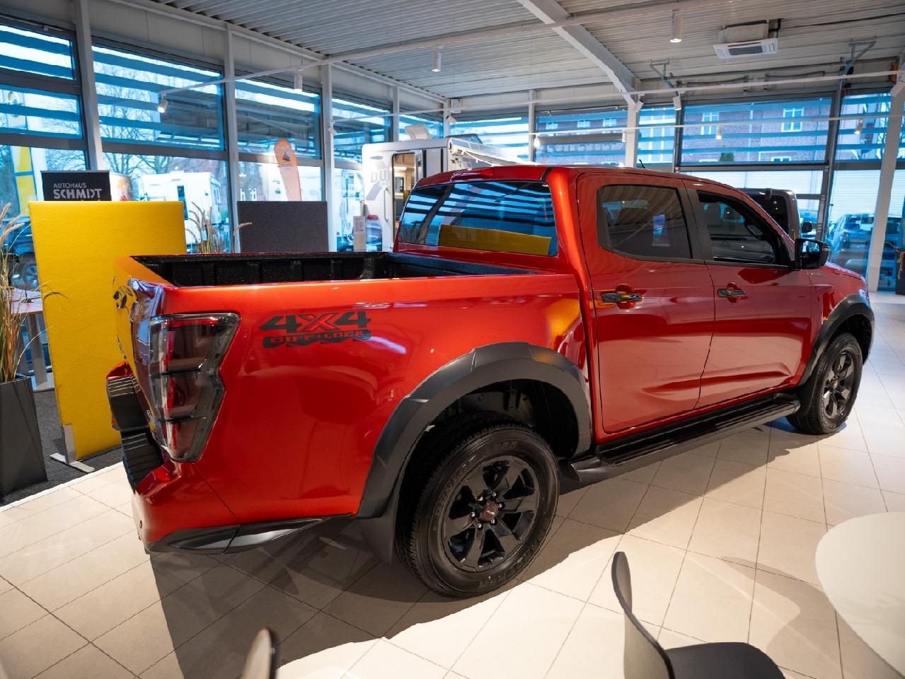 Fahrzeugabbildung Isuzu D-Max Double Cab 4WD V-CROSS - Neues Modell MJ24