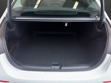 Mercedes E 200 - 11