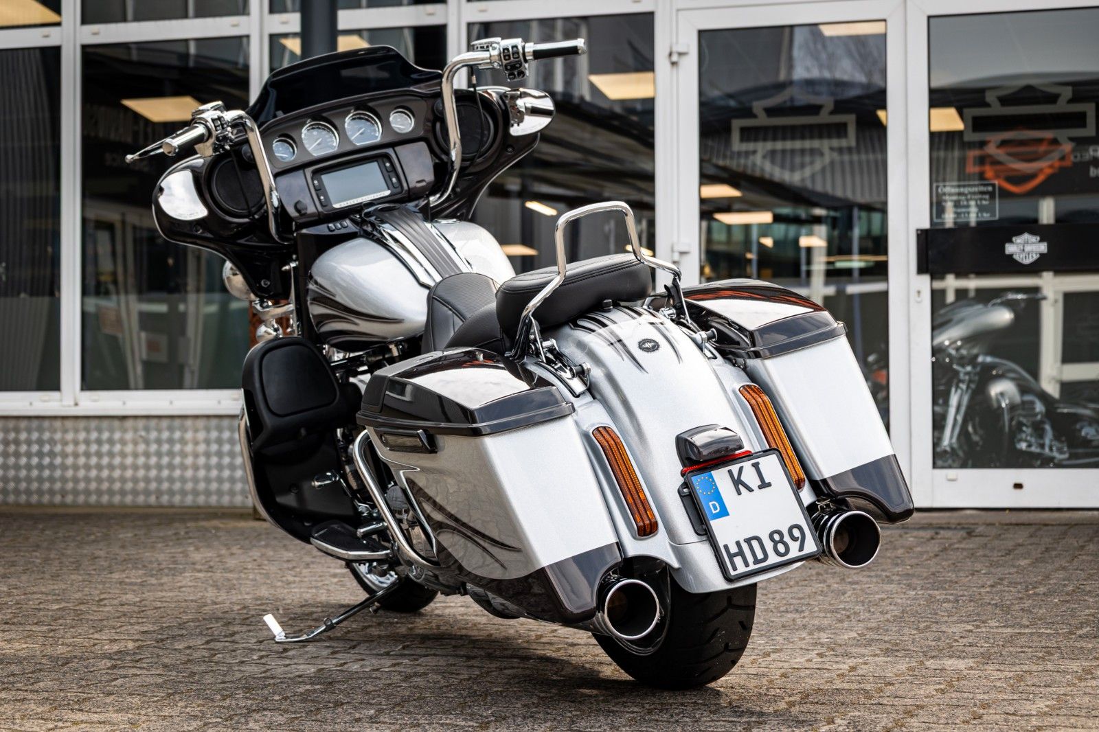 Fahrzeugabbildung Harley-Davidson CVO STREET GLIDE 110 FLHXSE - KESSTECH