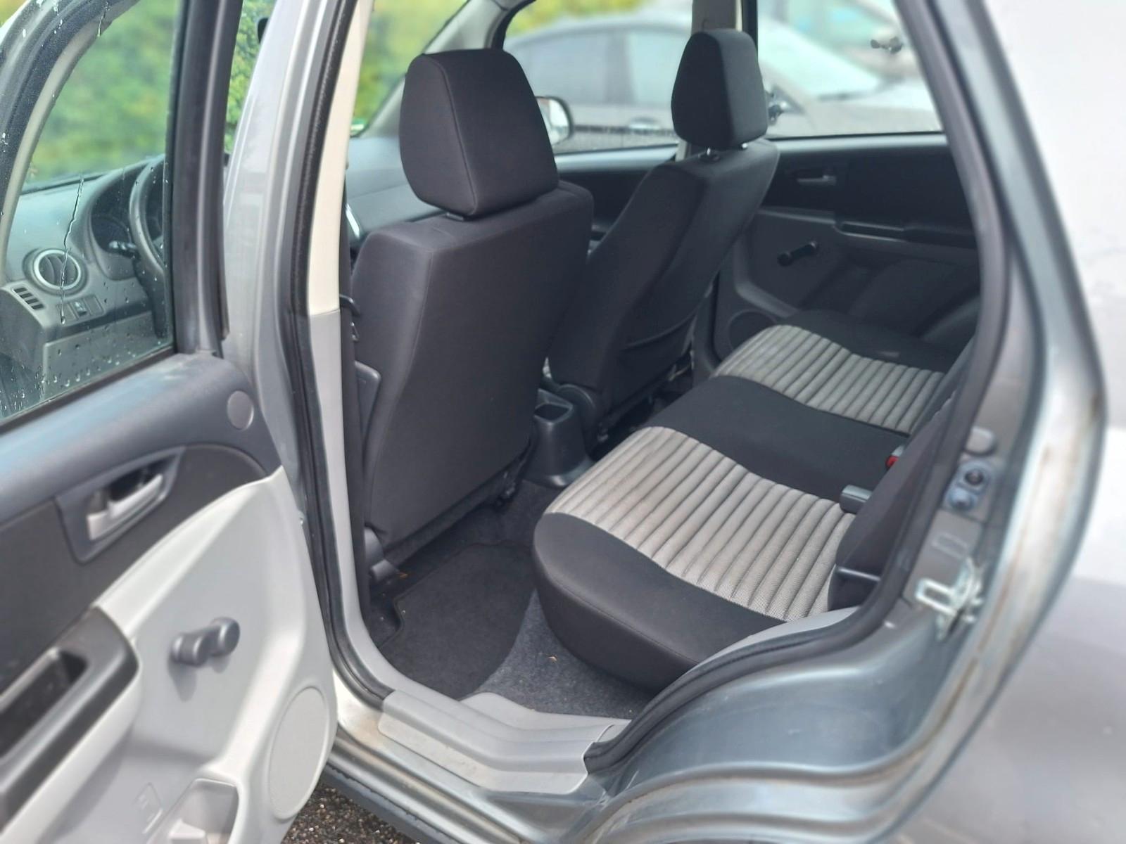 Suzuki (SX4) S-Cross Allrad Scheckheft 8f bereift