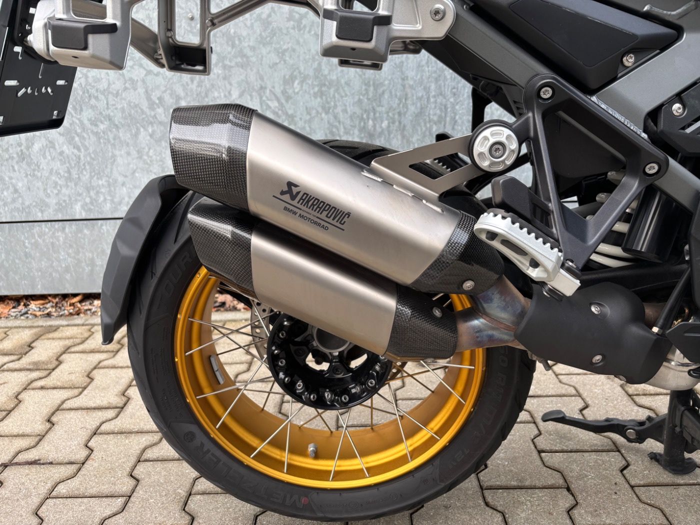 Fahrzeugabbildung BMW R 1300 GS Adventure Option 719 ASA 3 Pakete Akra