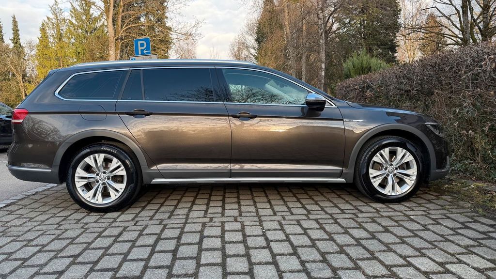 Image of Volkswagen Passat Alltrack