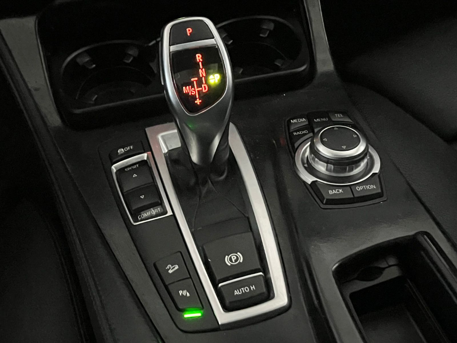 Fahrzeugabbildung BMW 530 d xDrive Lim. M SPORT/HuD/NAVI PROF/eGSD