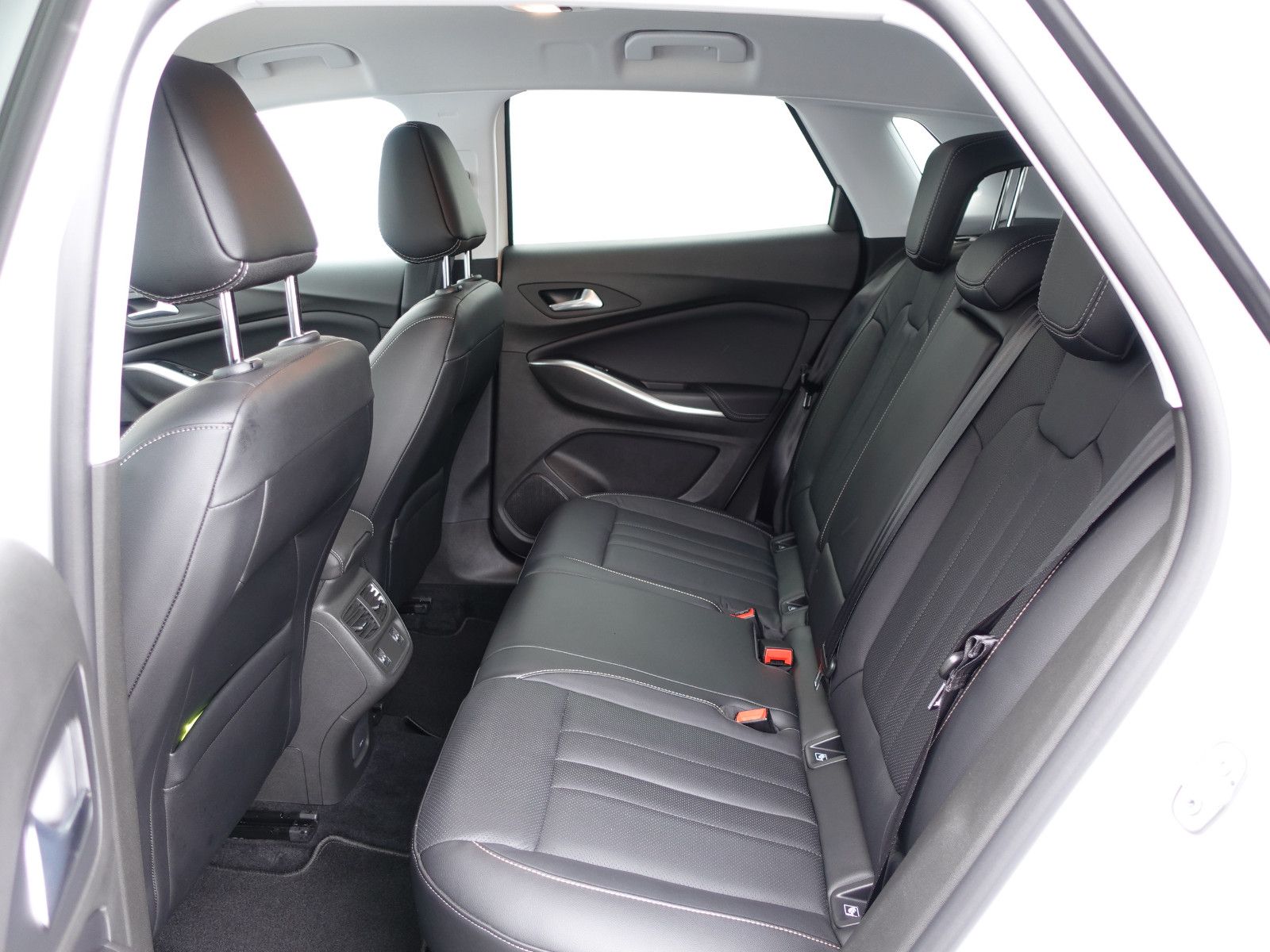 Fahrzeugabbildung Opel Grandland 1.2T AUTOMATIK,Matrix,AHK,Navi,Leder