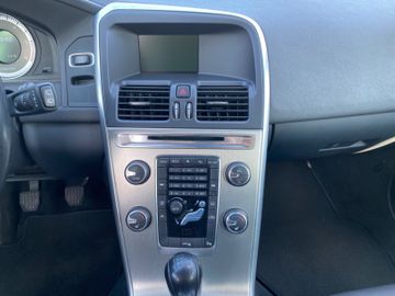 Fahrzeugabbildung Volvo XC60 2.0 2WD *SHZ*Bluetooth*AHK*Tempomat*