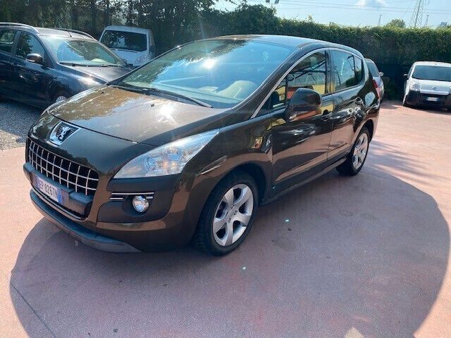 Peugeot 3008 1.6 e-HDi 115CV cambio robotizzato 