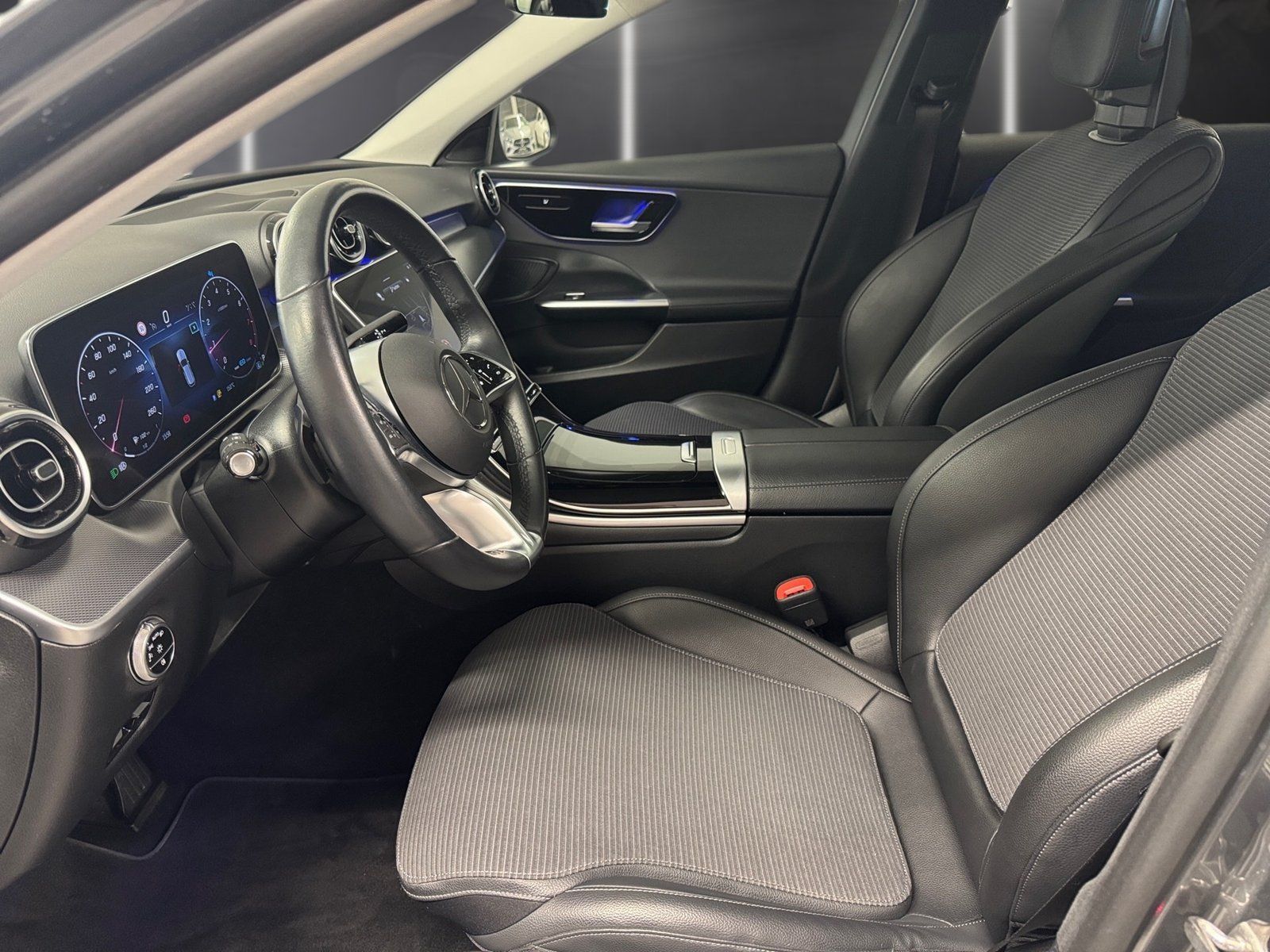 Fahrzeugabbildung Mercedes-Benz C 200 T Avantgarde*LED*AHK*Kamera*Ambientebel.