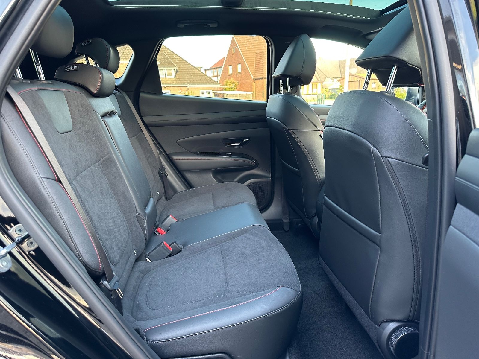 Fahrzeugabbildung Hyundai Tucson N-Line 1.6 T-GDi DCT Navi/Pano/ACC/Shzg.