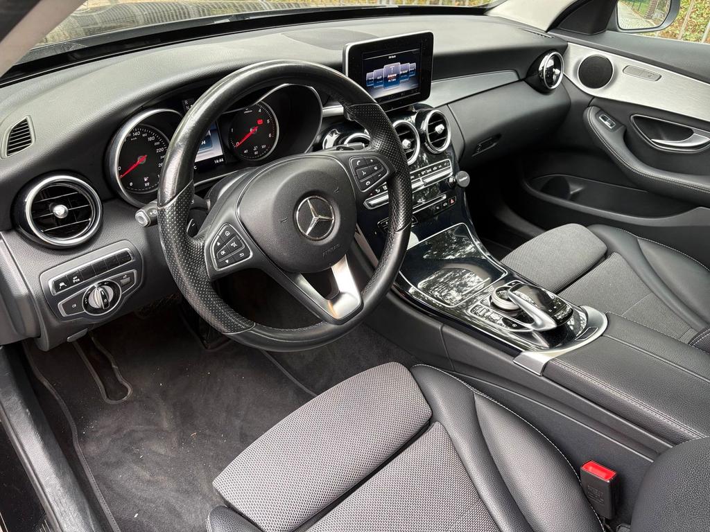 Mercedes-Benz C 220
