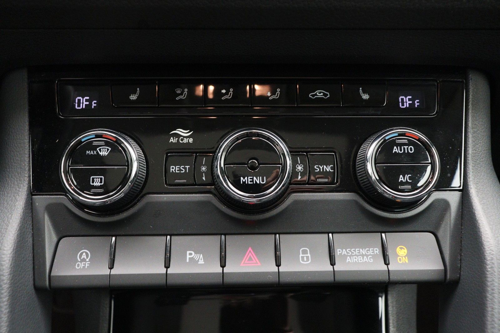 Fahrzeugabbildung SKODA Kodiaq Style 4x4 DSG AHK Panorama Kamera19"