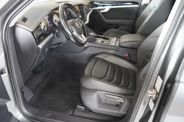 Volkswagen Touareg - 11