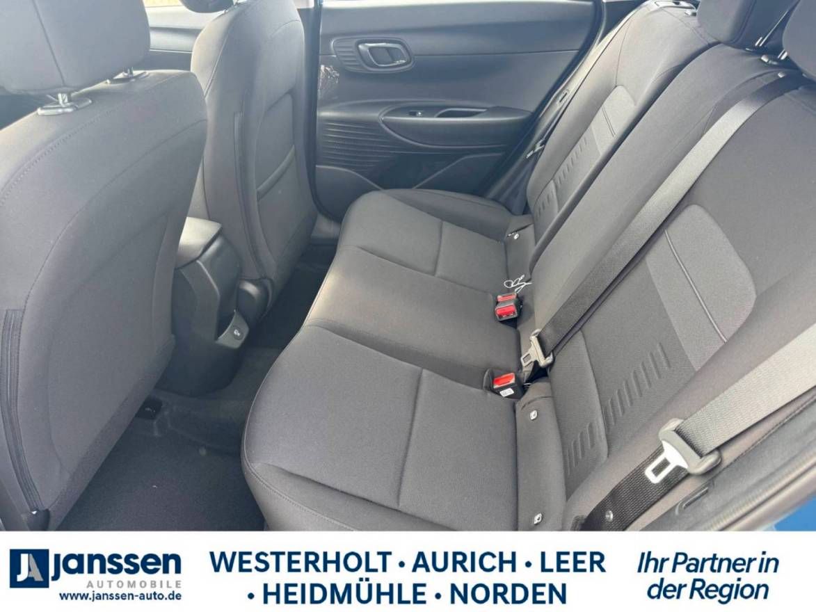 Fahrzeugabbildung Hyundai BAYON Trend Navi Digitales Cockpit PDC LED Schei