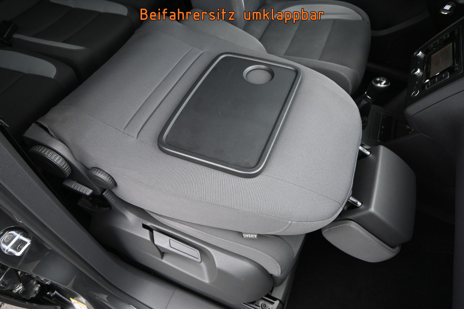 Fahrzeugabbildung Volkswagen Touran 1.2 TSI LIFE °AHK°STANDHEIZ°7-SITZE°