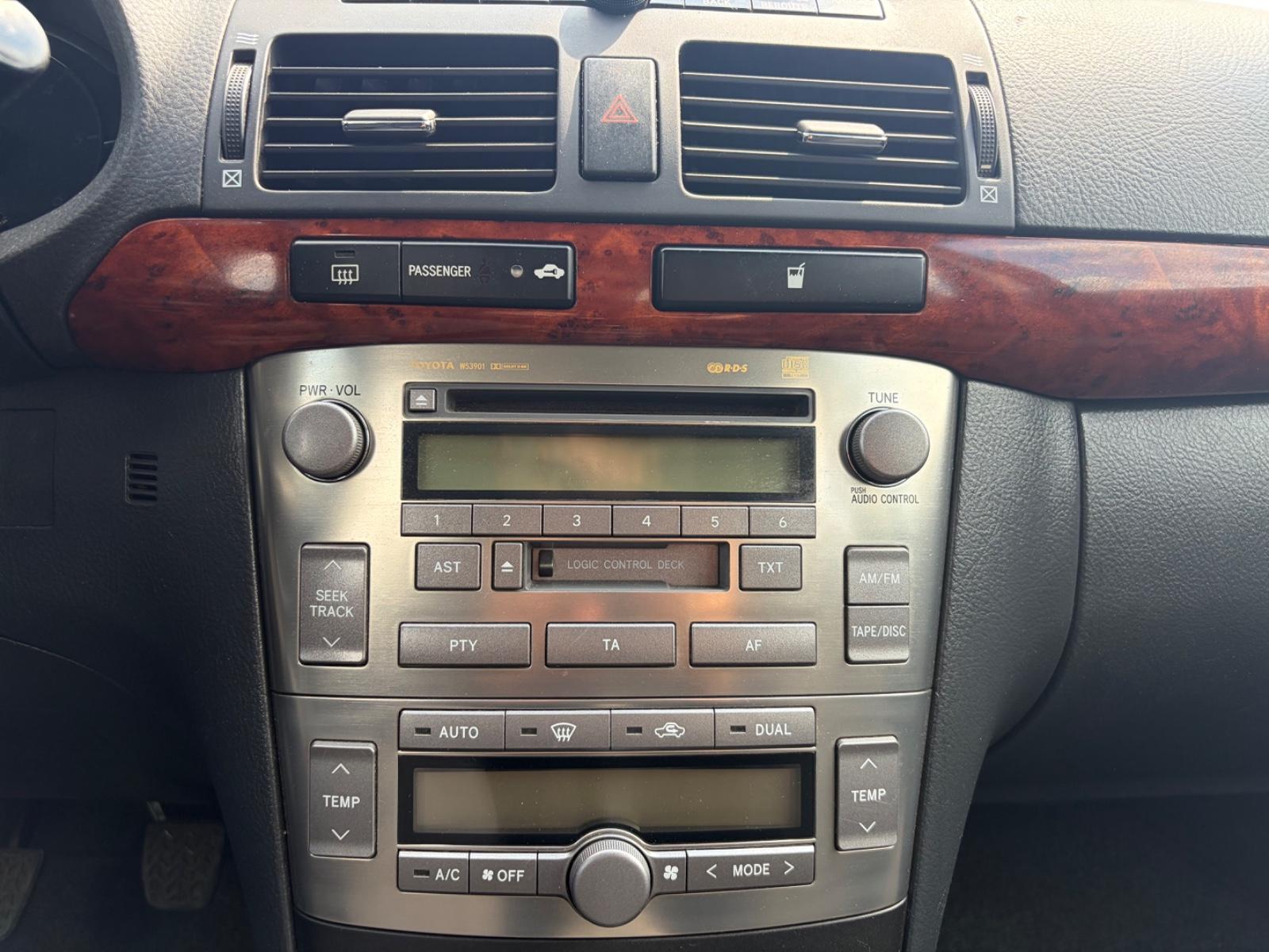 Toyota Avensis 2004 — photo 20
