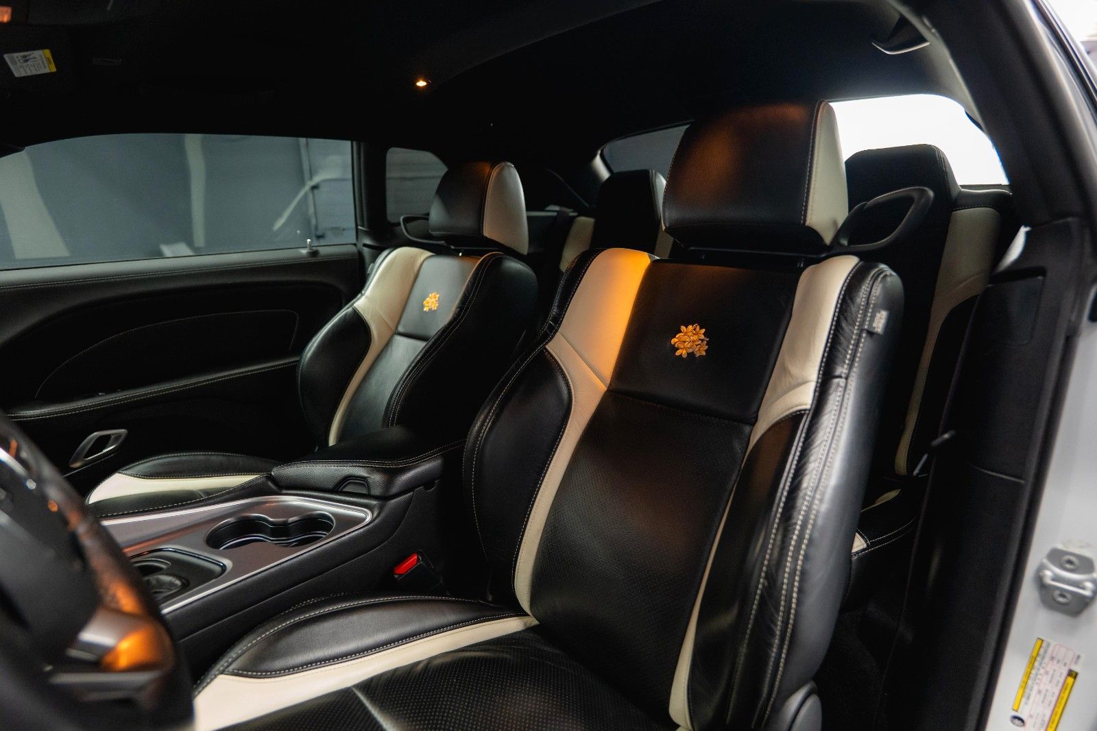 Fahrzeugabbildung Dodge Challenger 5.7 V8 R/T SRT WIDE BODY *LED*19%*