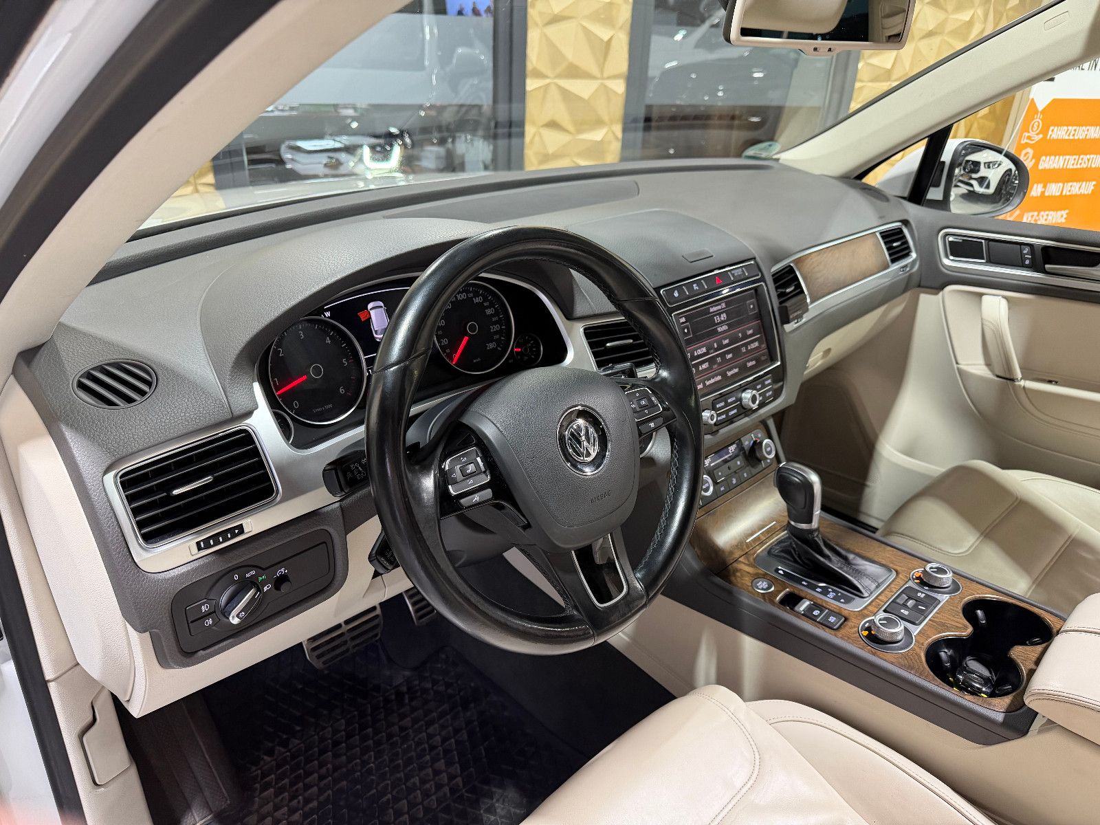 Fahrzeugabbildung Volkswagen Touareg V8 TDI /PANO7MEMORY/360°KAM/DYNAUDIO