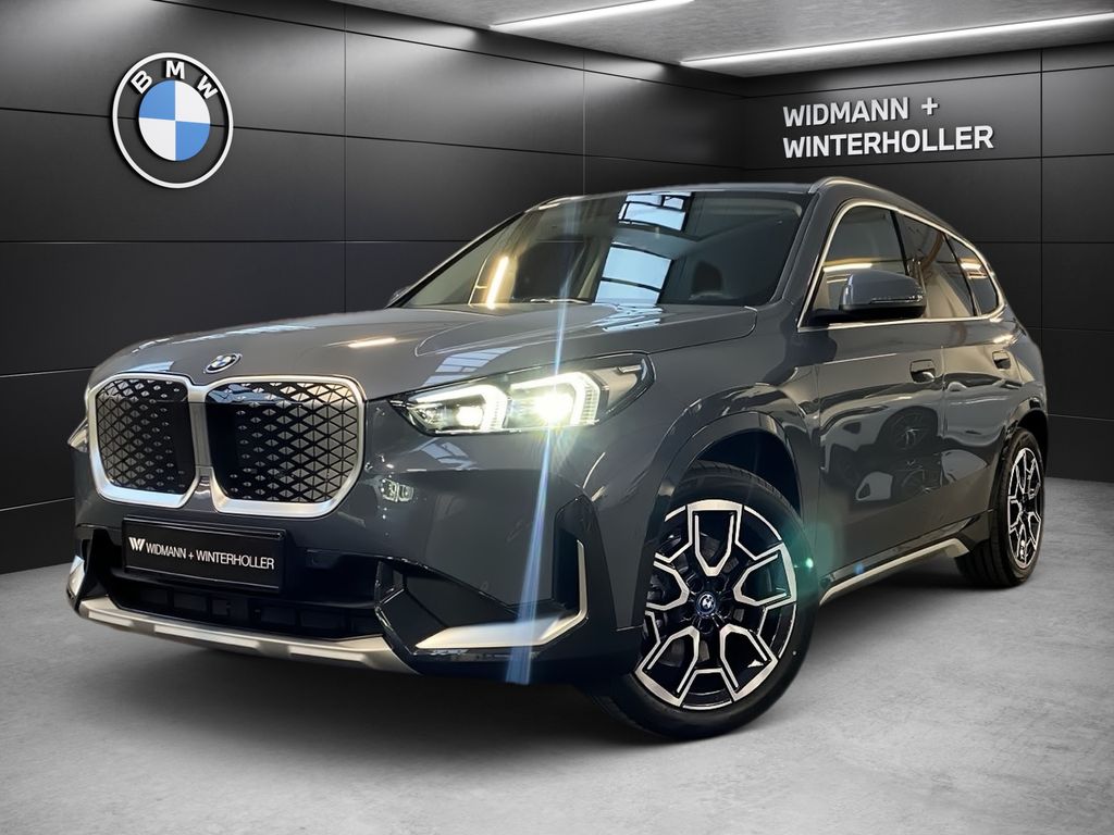 BMW iX1