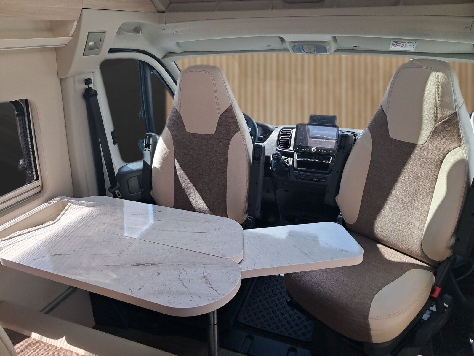 Fahrzeugabbildung Eura Mobil Van 635 EB Navi, Markise, Fahrradträger, AHK