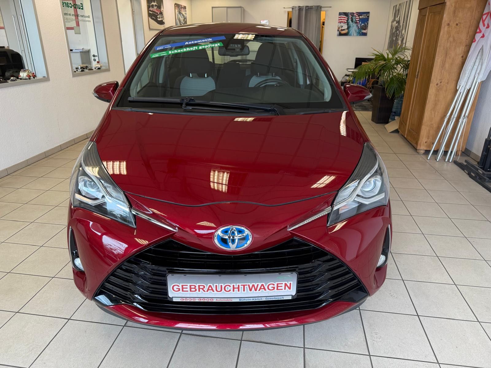 Fahrzeugabbildung Toyota Yaris Hybrid Team D /WENIG KM/SCHECKHEFT/KAMERA