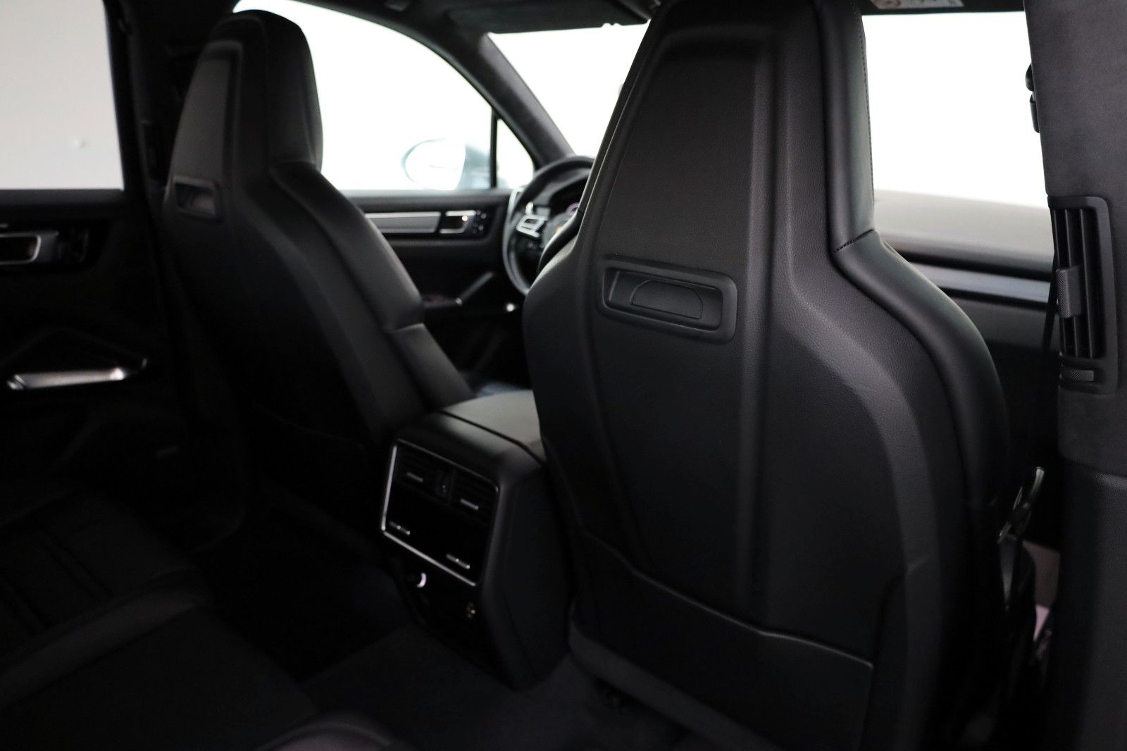 Fahrzeugabbildung Porsche Cayenne Turbo,Matrix-LED,360Kamera,Pano,AHK+WR