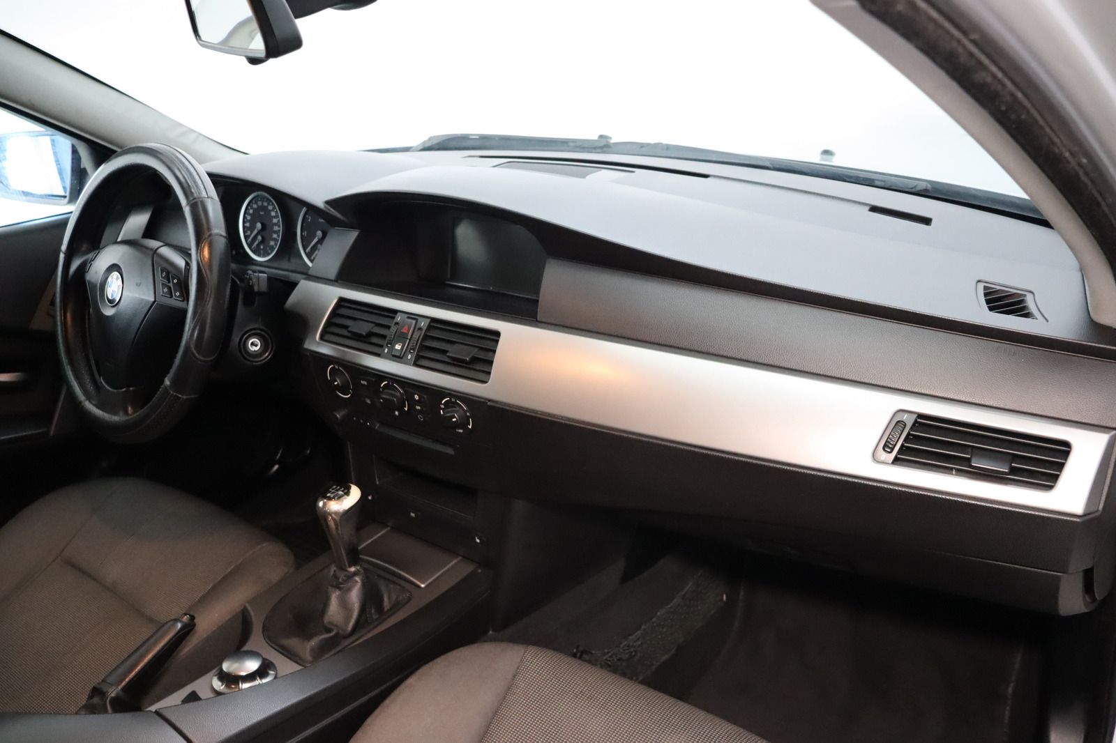 Fahrzeugabbildung BMW 520 i * Sitzhzg. * Tempomat