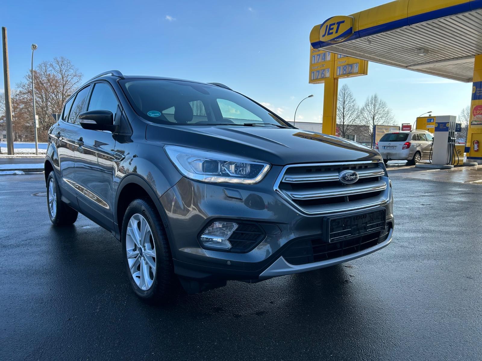 Ford Kuga Titanium 1.5 NAVI Tempomat  Bi-Xenon