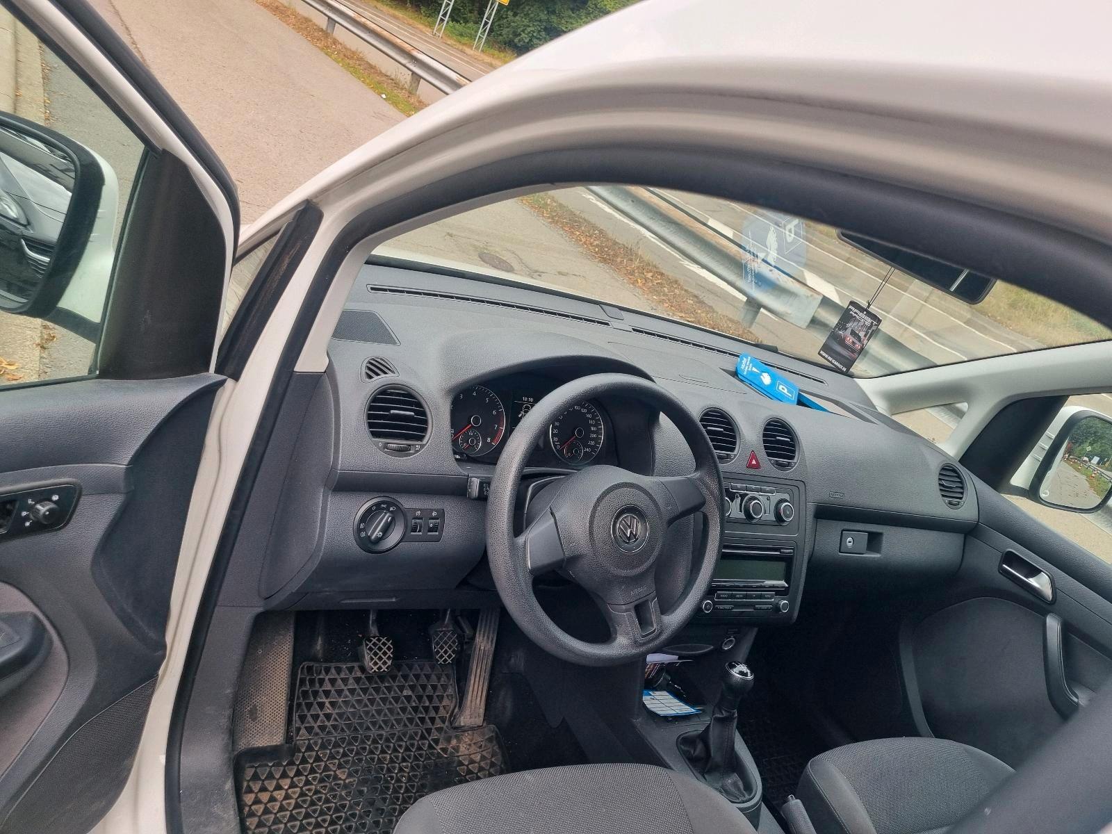 Volkswagen Caddy 2011 — photo 8