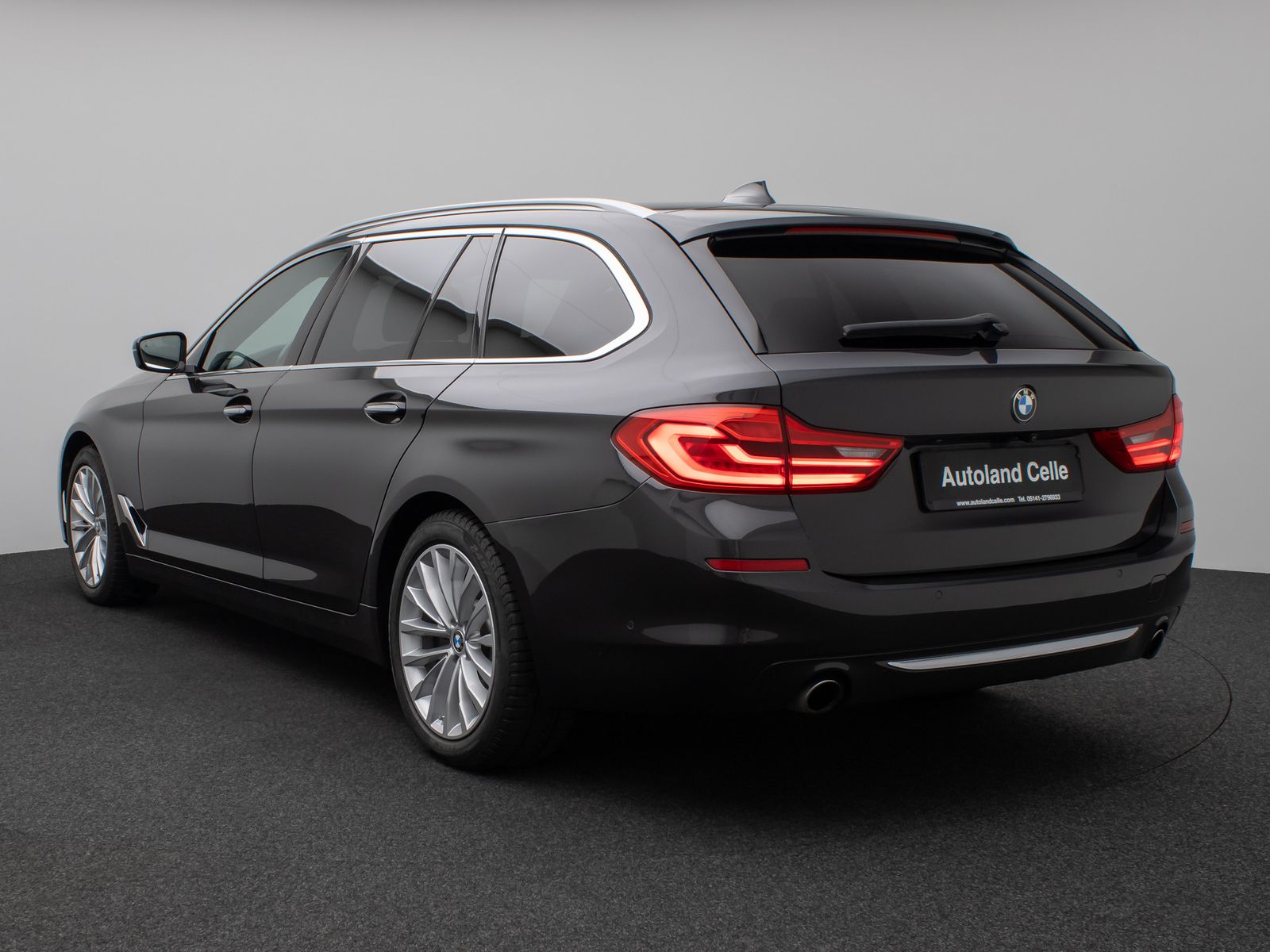 Fahrzeugabbildung BMW 530i xD Luxury Line Panorama 360°HUD H/K Massage