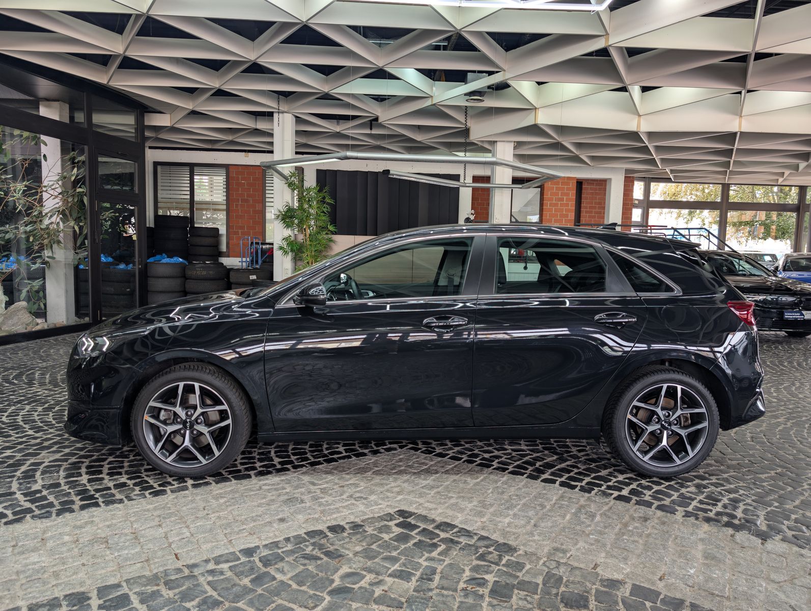 Fahrzeugabbildung Kia cee'd / Ceed 1.5 Spirit Limo JBL ACC KAM 7J-Gar.