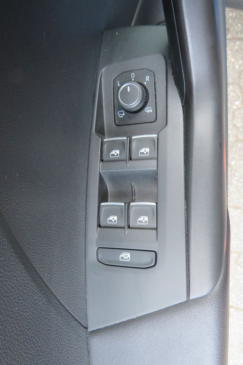 Fahrzeugabbildung Volkswagen T-Cross Highline DSG ACC NAVI AHK APP 1.HAND