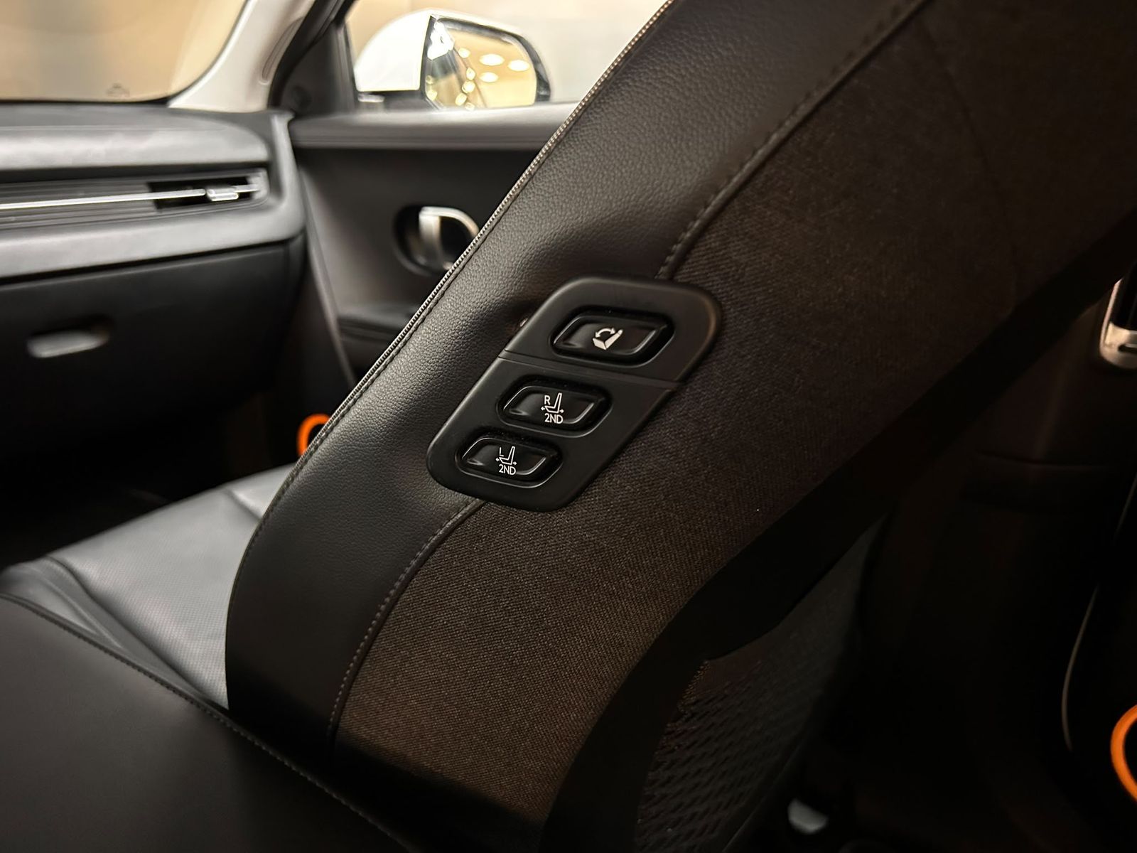 Fahrzeugabbildung Hyundai Ioniq 5 Uniq RELAX+LED+NAVI+BOSE+360+ACC+AHK+WP+