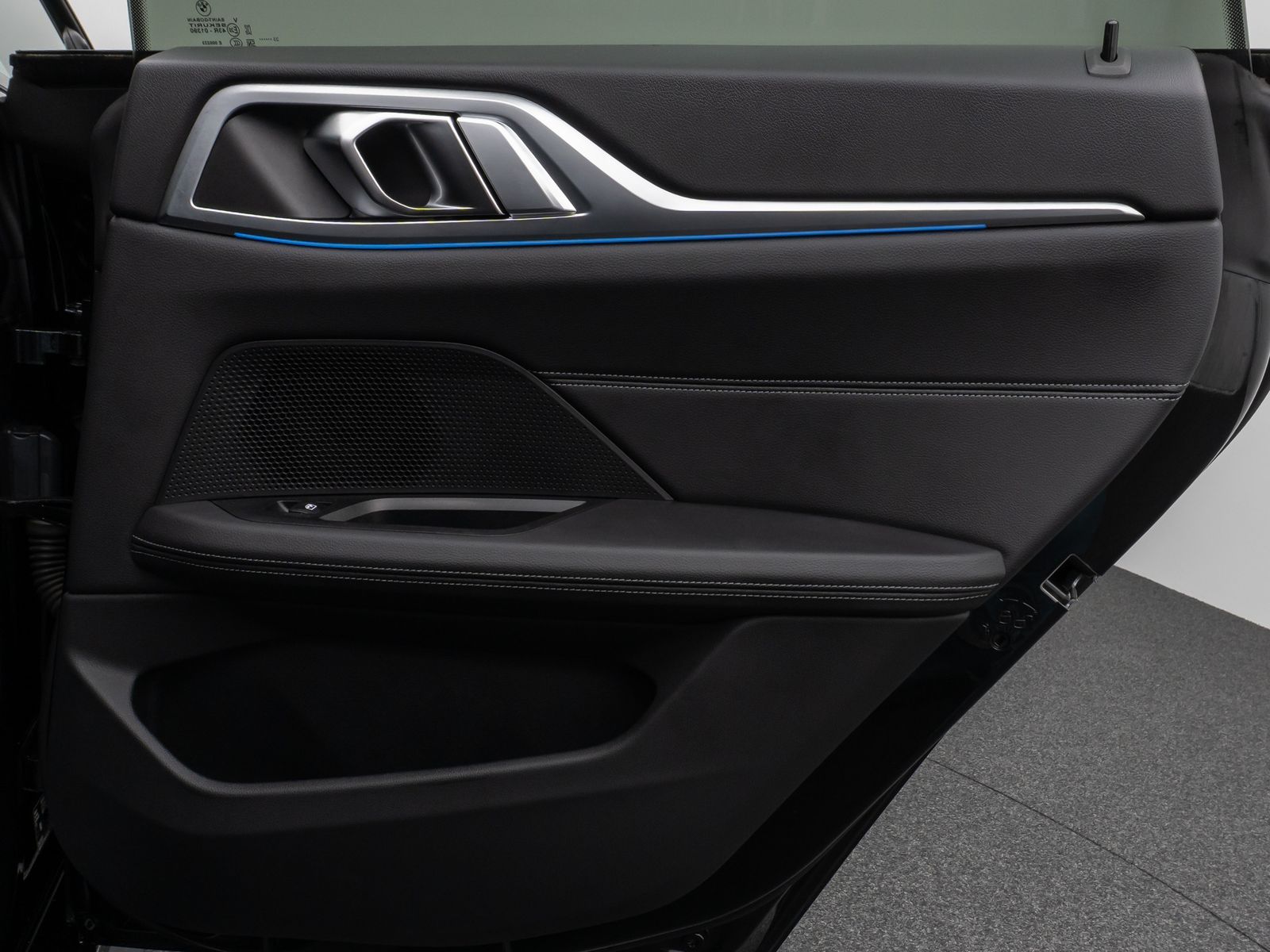 Fahrzeugabbildung BMW i4 eD40 Gran Coupé M Sport Glasdach Kamera HiFi