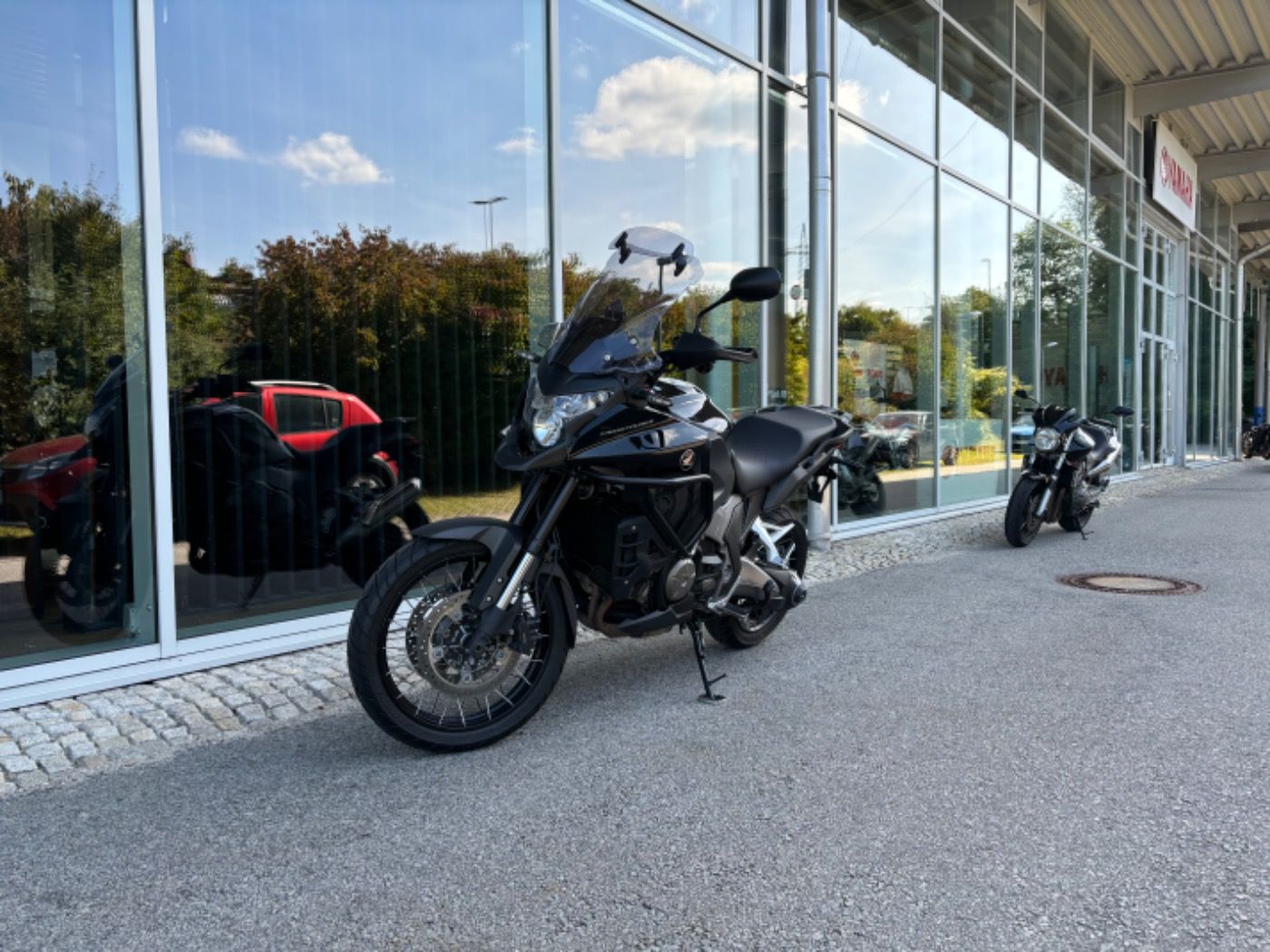 Fahrzeugabbildung Honda VFR 1200 X DCT, Windschild, Hinterradabdeckung