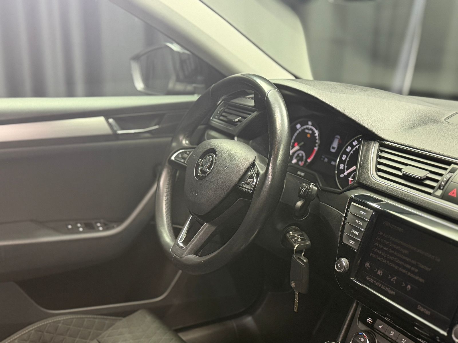 Fahrzeugabbildung SKODA Superb Combi Style |DSG|NAVI|MEMORY|ACC