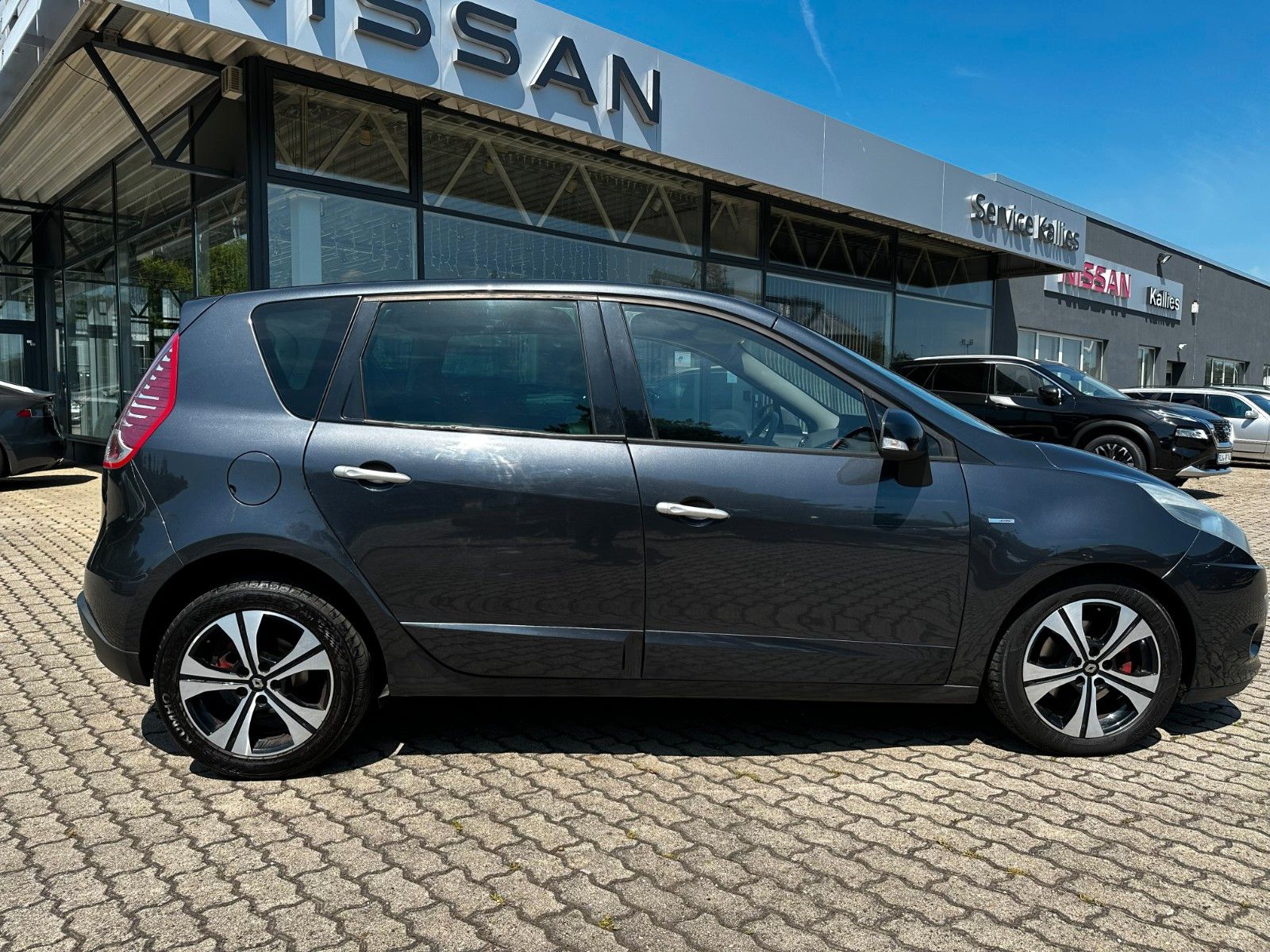 Fahrzeugabbildung Renault Scenic III BOSE / Teilleder / Klimaaut./ Navi.