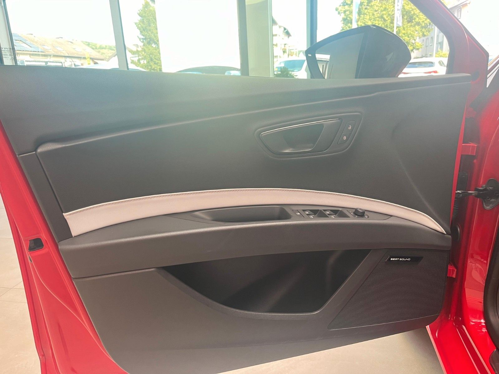 Fahrzeugabbildung SEAT Leon Cupra 280*8xbereift*PDC*NAVI*Winter*Sound*
