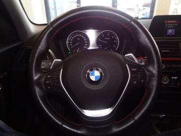 Fahrzeugabbildung BMW 120d xDrive Sport Line / KAMERA / NAVI /