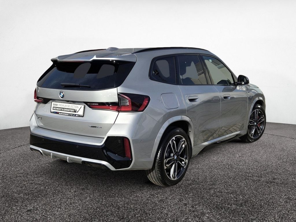 BMW X1 sDrive 18i M Sport Pro AHK PANO KAM LED NAVI foto 5