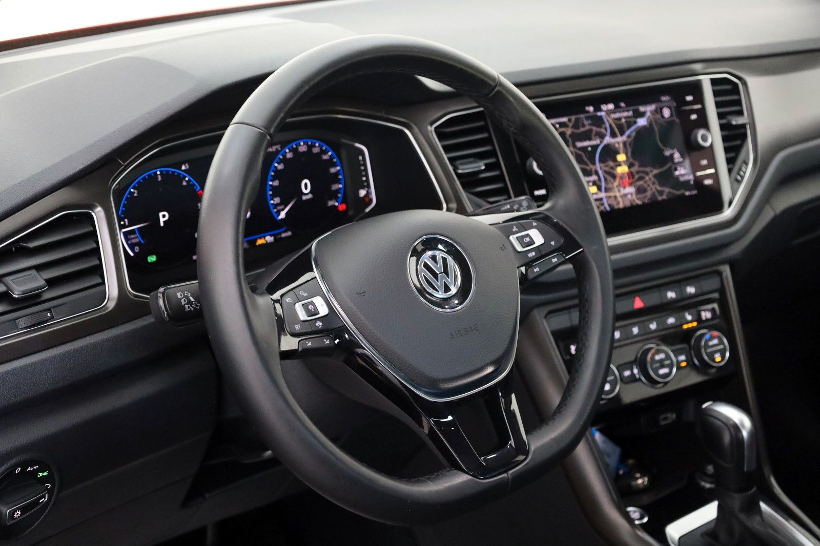 Fahrzeugabbildung Volkswagen T-Roc Style Navi,SH,PDC,ACC,AHK,SR+WR