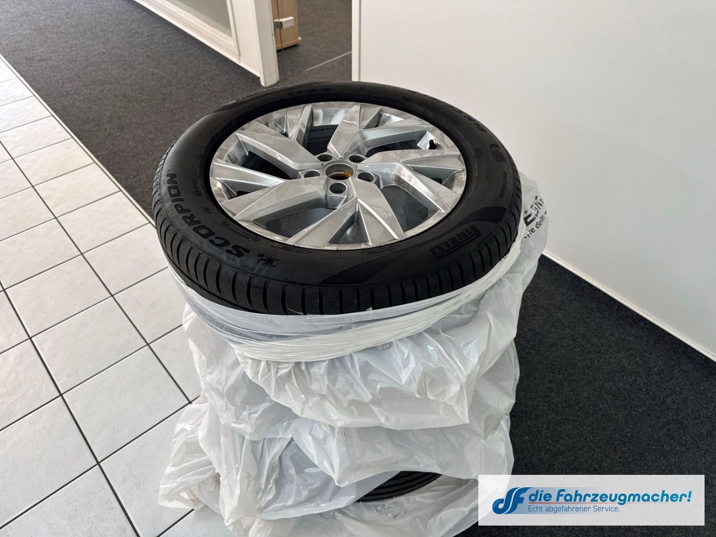 Fahrzeugabbildung Volkswagen Tiguan Active eHybrid Navi Digitales Cockpit 360