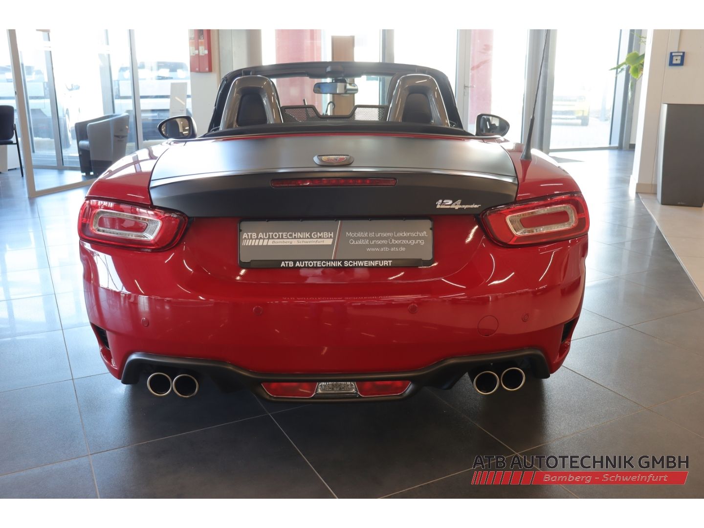 Fahrzeugabbildung Abarth 124 Spider 1.4 MultiAir Turbo Nr. 624 BOSE Faltd