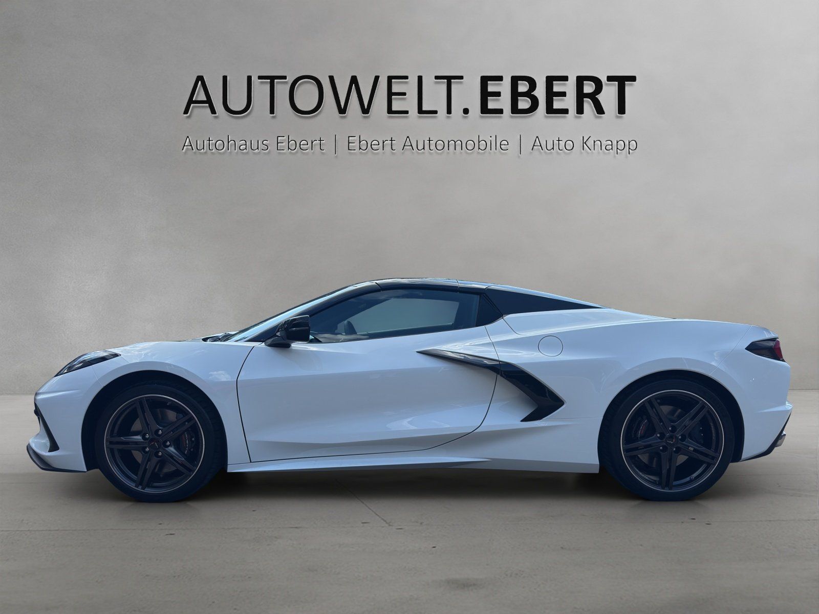 Fahrzeugabbildung Corvette C8 Cabrio 3LT MY2026 ARCTIC-WHITE/DARK-ATMOSPHER