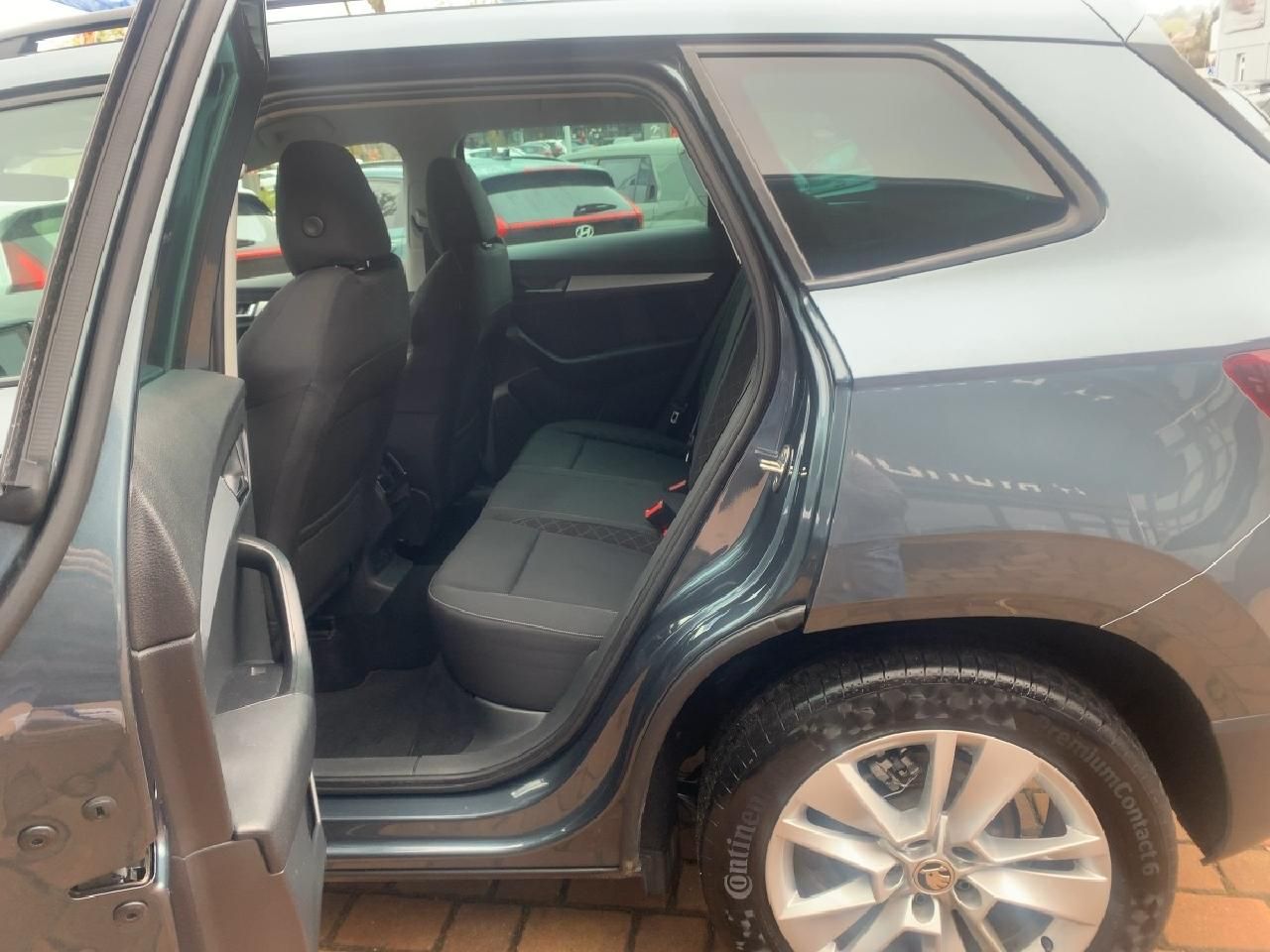 Fahrzeugabbildung SKODA Karoq Ambition Navi* SHZ* Tempomat*