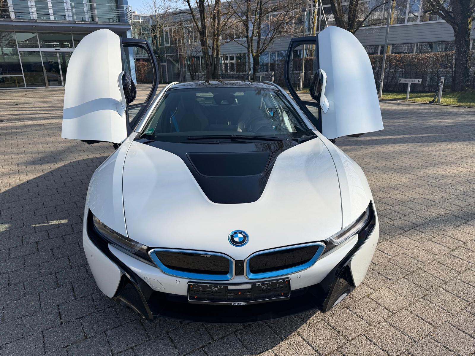 BMW i8 Coupe Navi Head-Up. 2.Hd.