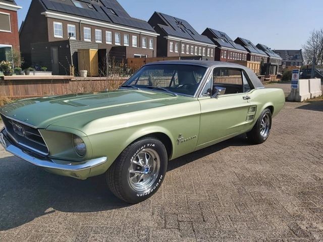 Ford Mustang hardtop coupe