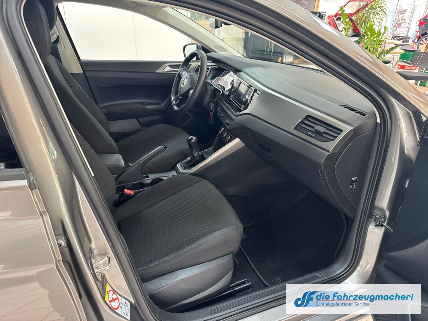 Fahrzeugabbildung Volkswagen Polo VI Comfortline 1.0 TSI EU6d ACC Musikstream