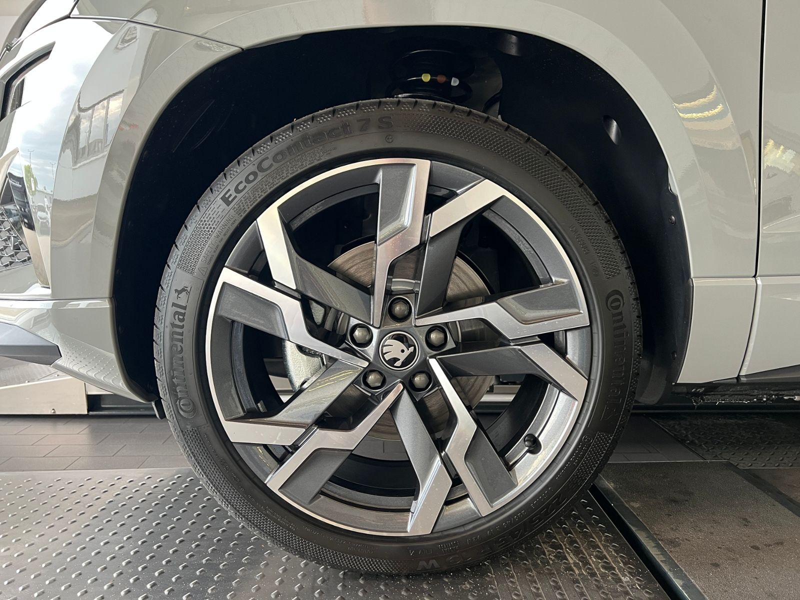 Fahrzeugabbildung SKODA Karoq Sportline 2.0 TSI 4x4 DSG *CANTON, AHK, 19